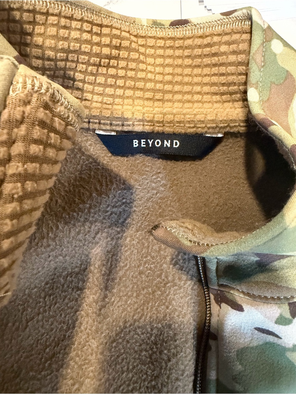 Beyond L5 Rig Softshell Jacket - Multicam - Picture 3 of 6